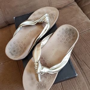 Vionic Pippa Sandals
